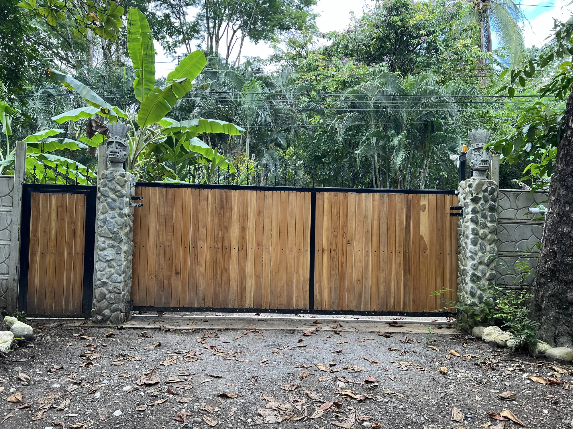 Tropical garden and grounds at Sea Señorita Villa near Playa Zancudo